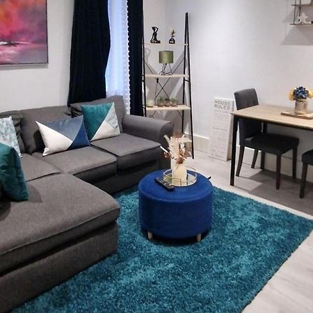 Strood Home-Sleeps 6-Great For Groups & Families Rochester (Kent) Exterior foto