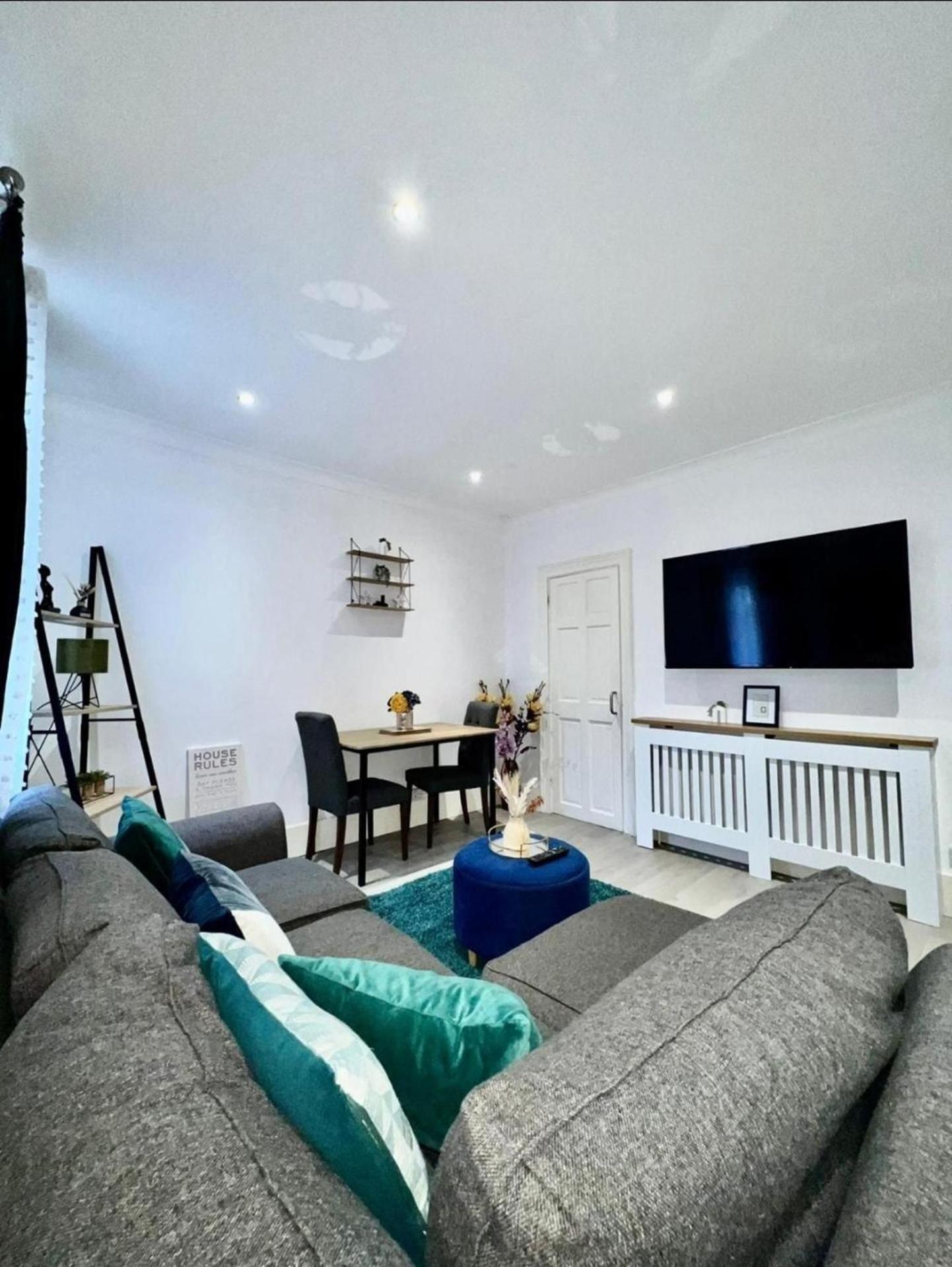 Strood Home-Sleeps 6-Great For Groups & Families Rochester (Kent) Exterior foto