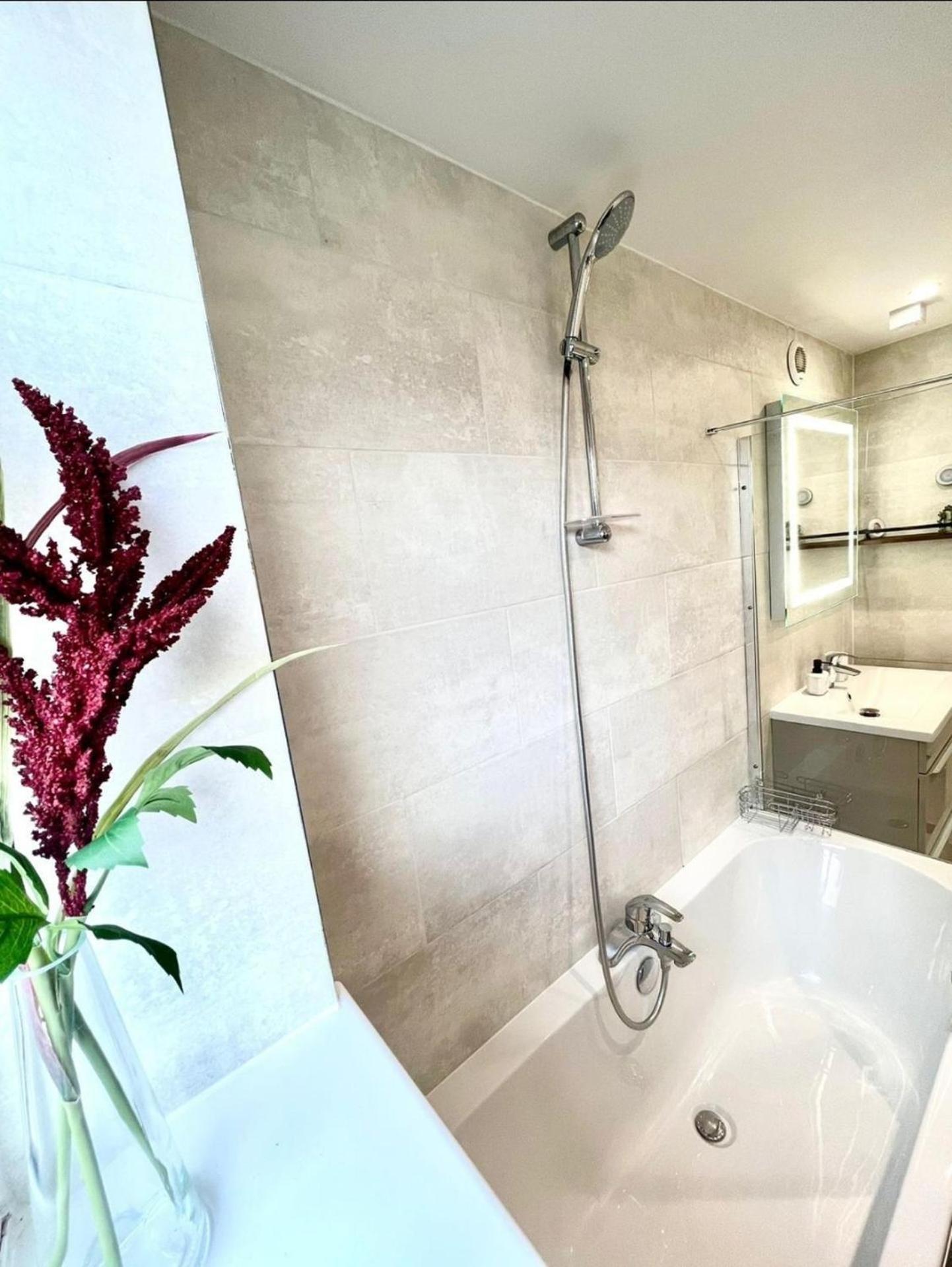 Strood Home-Sleeps 6-Great For Groups & Families Rochester (Kent) Exterior foto